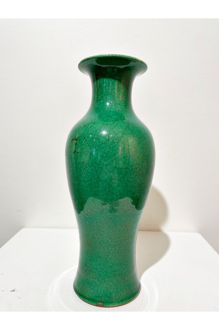 A GREEN GLAZED VASE 19th century - 4