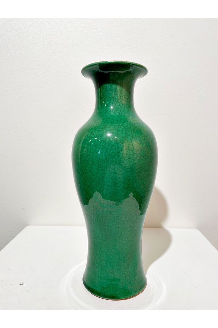 A GREEN GLAZED VASE 19th century - 6