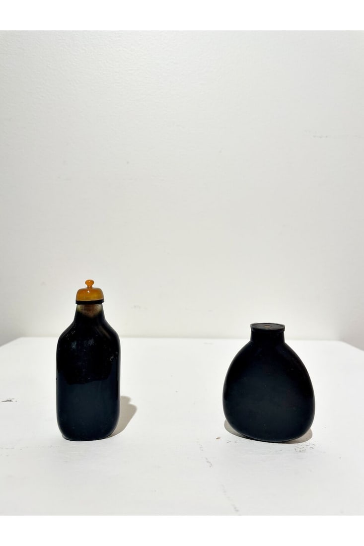 FOUR COLOURED GLASS SNUFF BOTTLES 19th century (4) - 5