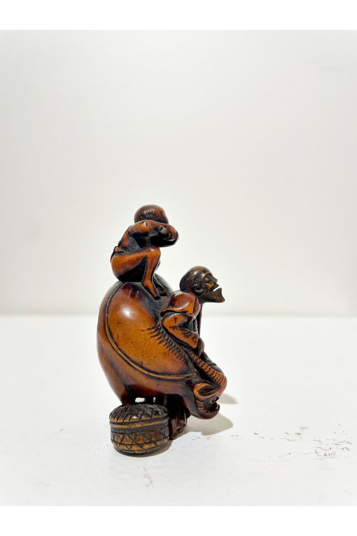 A BOXWOOD NETSUKE OF A MAN AND AN OX Signed Nagamitsu [長光], Edo period - 4