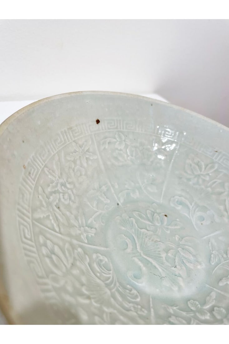 A QINGBAI MOULDED 'PEONY' BOWL 13th century - 3