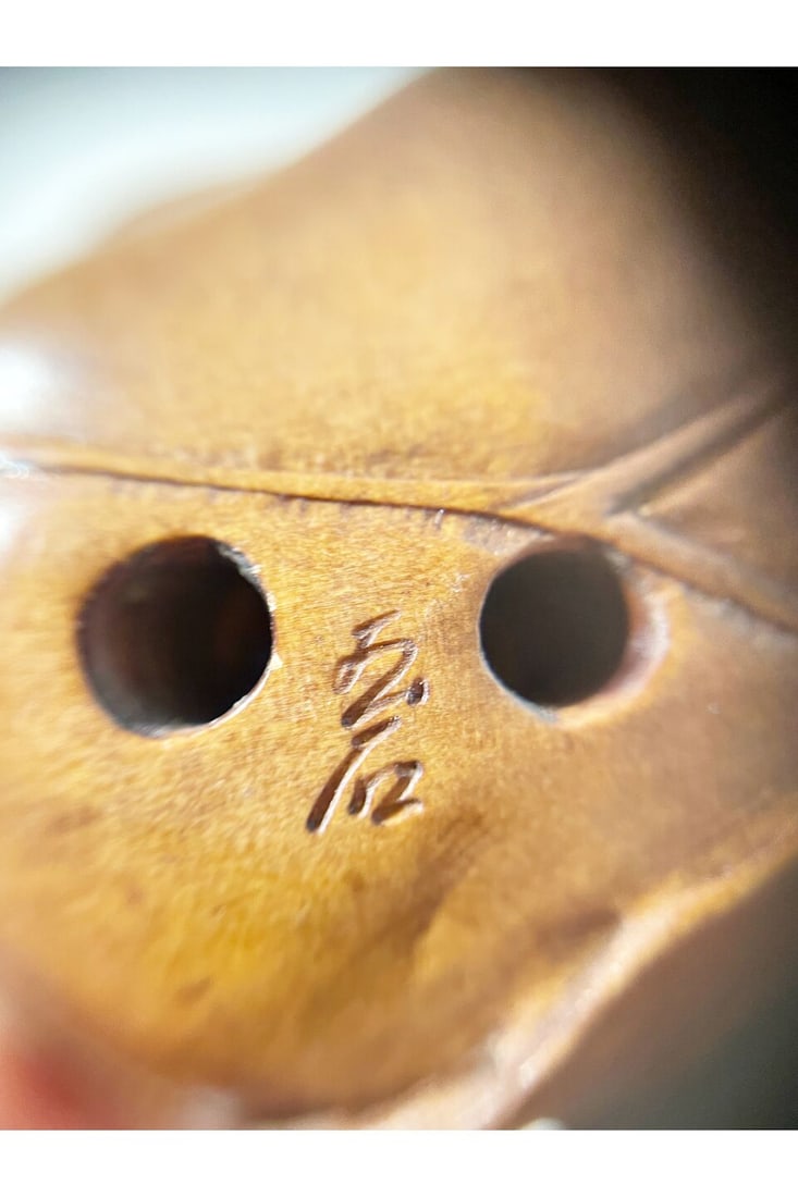 TWO WOOD NETSUKE OF TOADS AND FROGS Signed Tamayama [玉山] and Tamaishi [玉... - 11