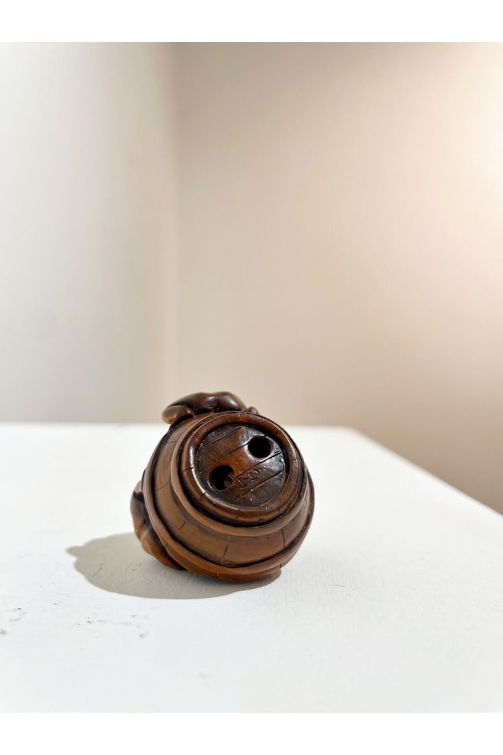 TWO WOOD NETSUKE OF TOADS AND FROGS Signed Tamayama [玉山] and Tamaishi [玉... - 4