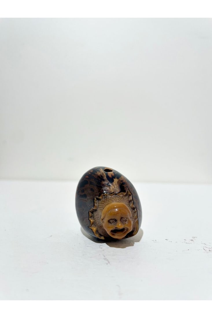 TWO WOOD AND A BRAZIL NUT NETSUKE the brazilnut netsuke signed possibly Kabuao [株青... - 8