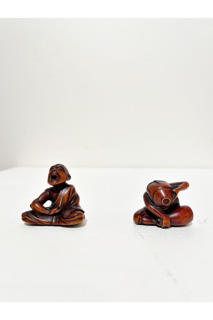 TWO BOXWOOD NETSUKE OF A PROFESSIONAL SNEEZER AND A SAKE DRINKER The 'sneezer' signed (possibly)... - 13