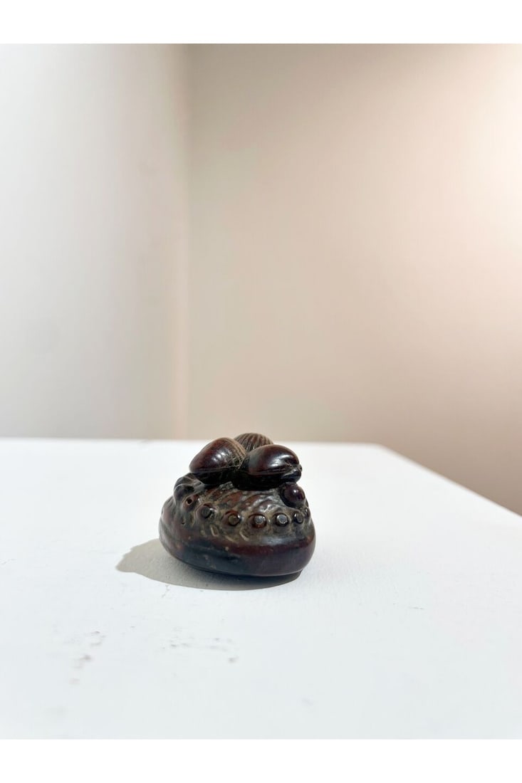 THREE BOXWOOD NETSUKE OF VEGETABLES AND OYSTERS 19th century (3) - 13