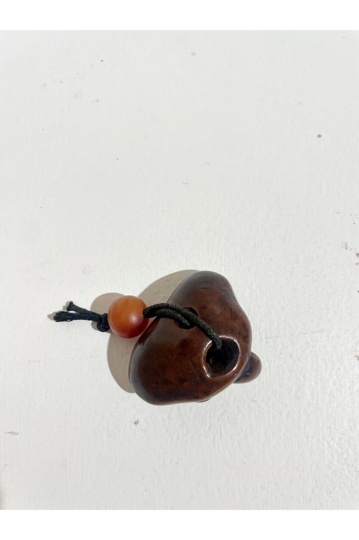 THREE BOXWOOD NETSUKE OF VEGETABLES AND OYSTERS 19th century (3) - 2