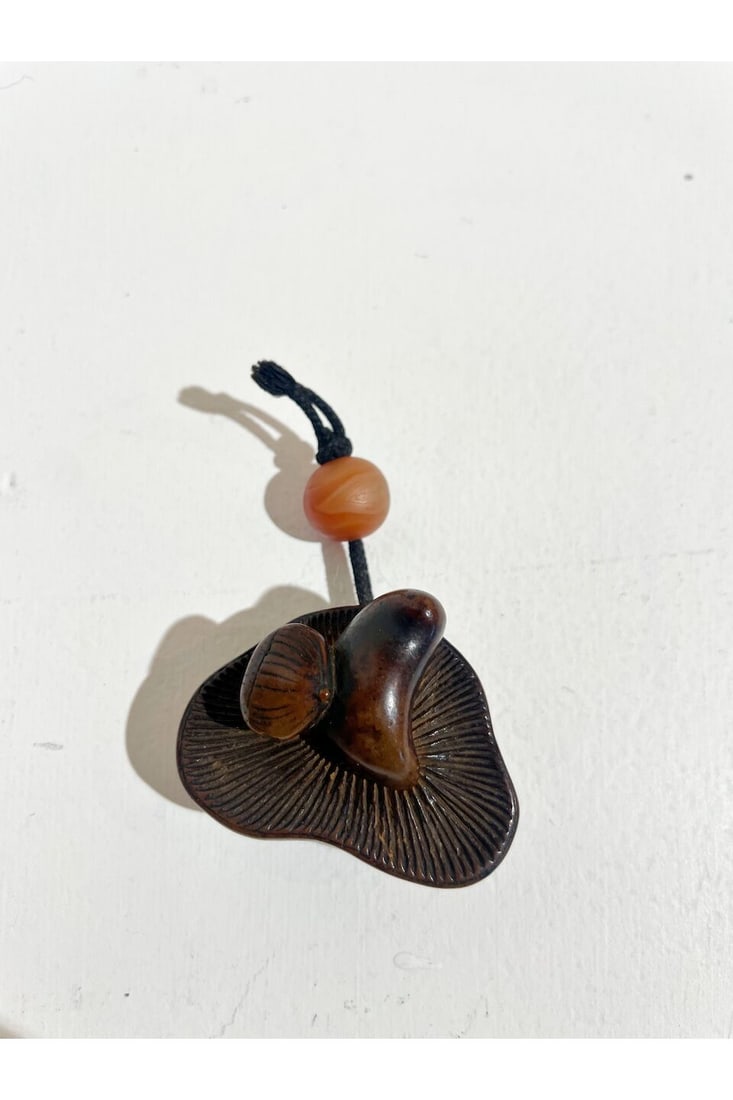 THREE BOXWOOD NETSUKE OF VEGETABLES AND OYSTERS 19th century (3) - 3