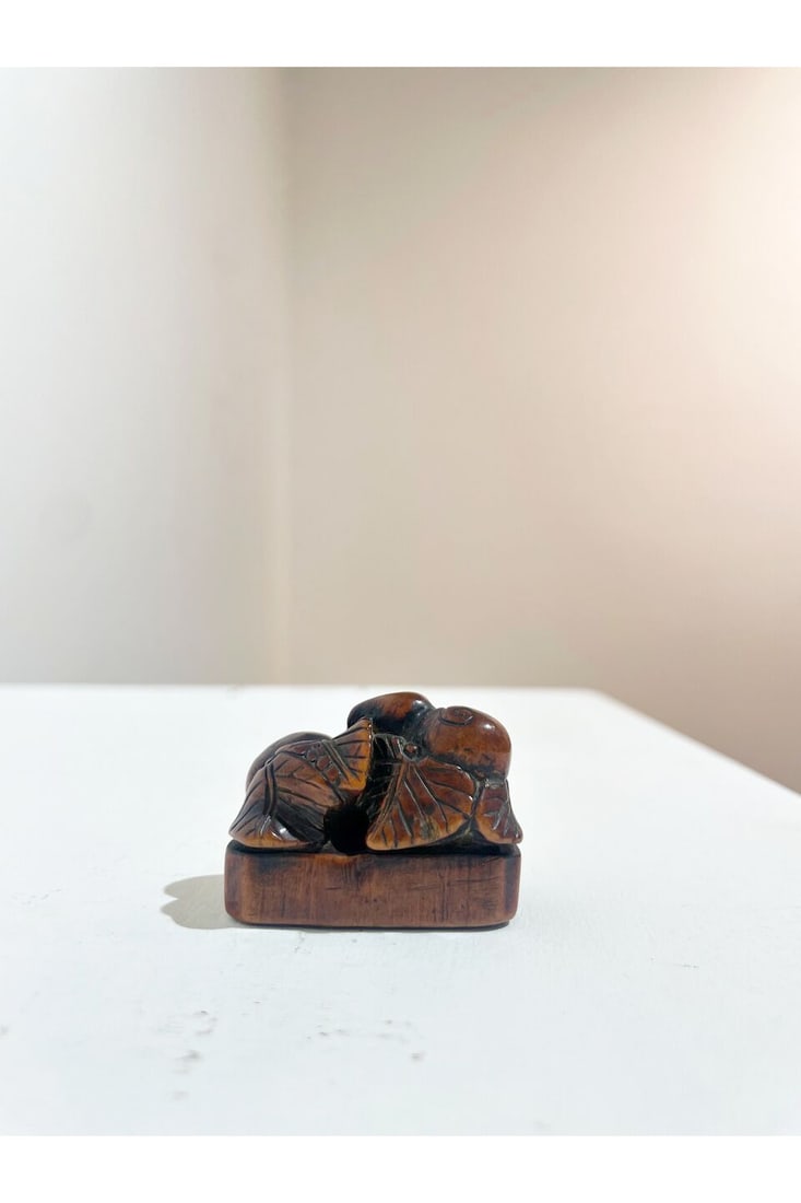 THREE BOXWOOD NETSUKE OF VEGETABLES AND OYSTERS 19th century (3) - 7