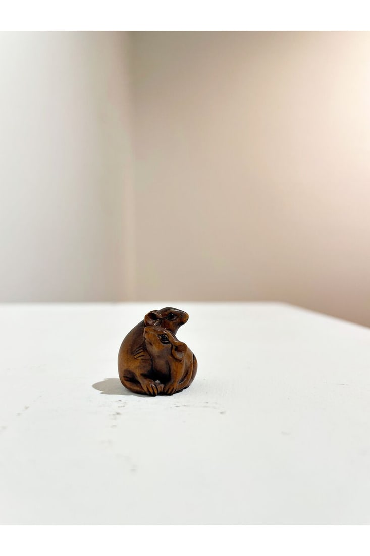 TWO BOXWOOD NETSUKE OF A TANUKI AND TWO RATS Signed Imin [玉民] and Hironaka [ध... - 14