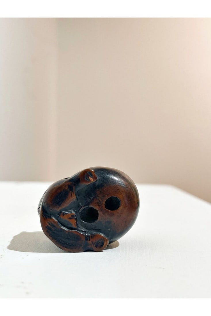 TWO BOXWOOD NETSUKE OF A TANUKI AND TWO RATS Signed Imin [玉民] and Hironaka [ध... - 2