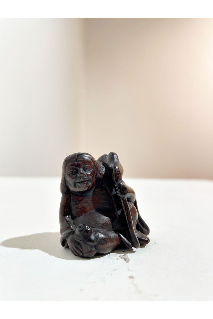 TWO WOOD NETSUKE OF A GAMA SENNIN AND A MERMAID The 'mermaid' signed Yousui [陽水], ... - 8
