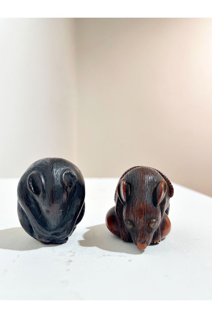 TWO WOOD NETSUKE OF RATS One signed Tamaichi [玉一], 19th/20th century (2) - 16