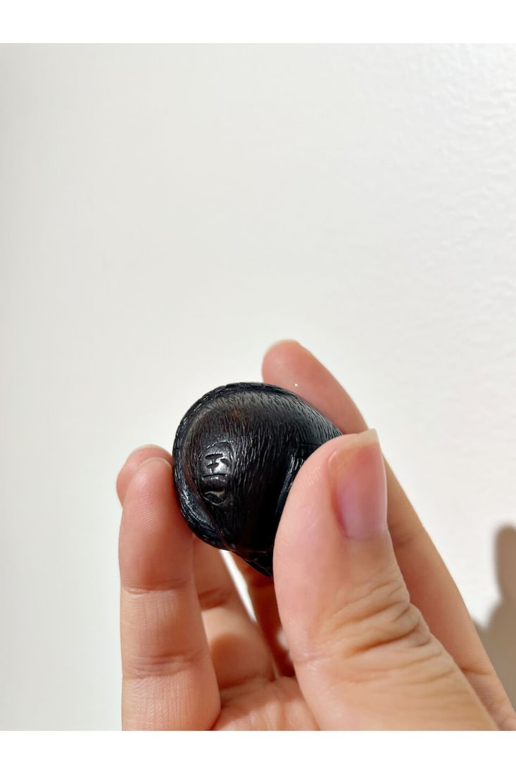 TWO WOOD NETSUKE OF RATS One signed Tamaichi [玉一], 19th/20th century (2) - 8