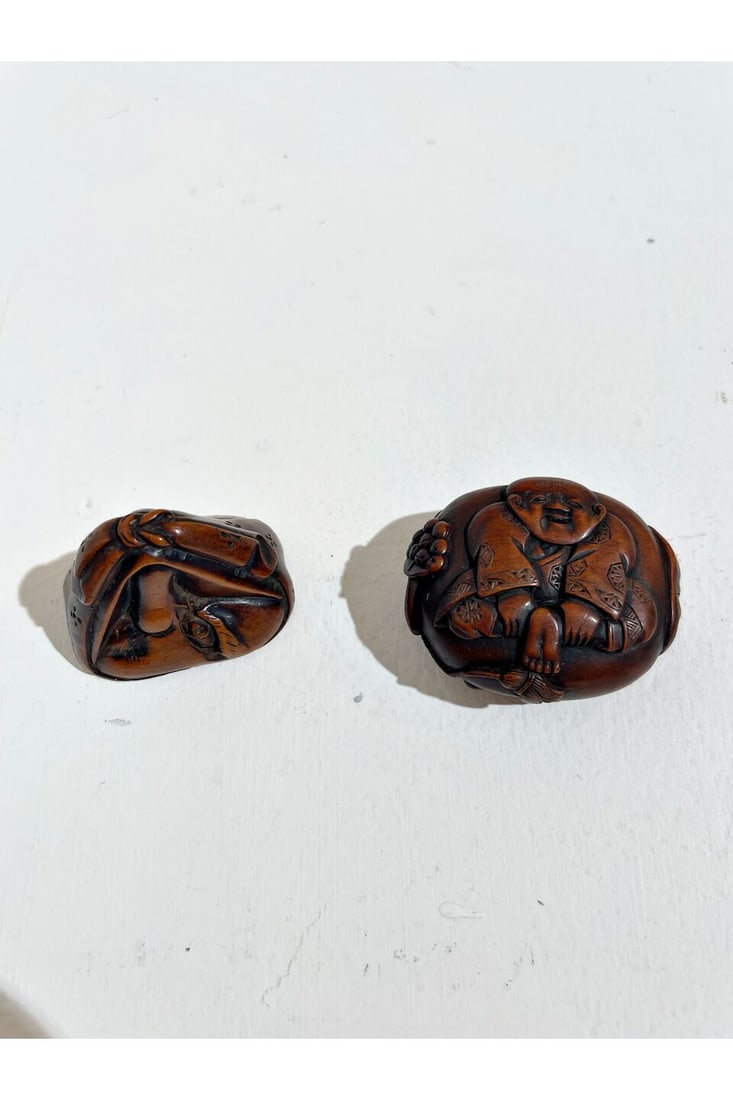FOUR WOOD NETSUKE OF MASKS Edo period (4) - 8