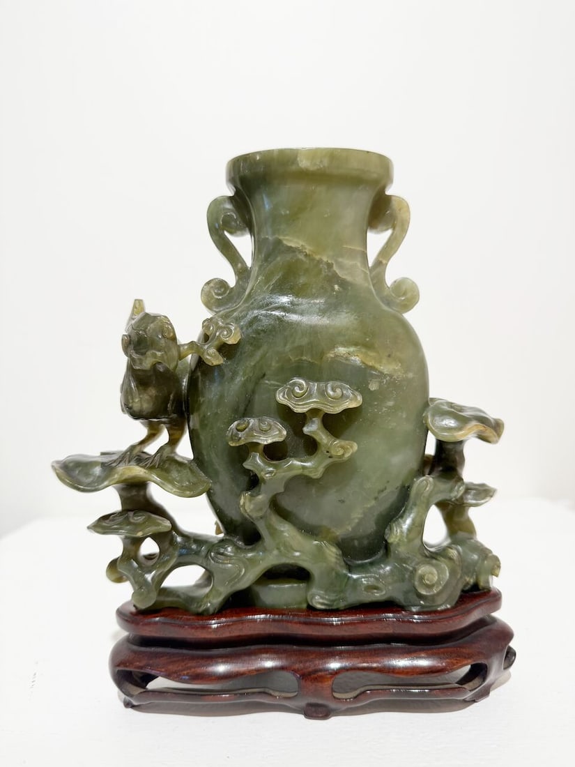A SPINACH JADE VASE, HU 18th/19th century - 3