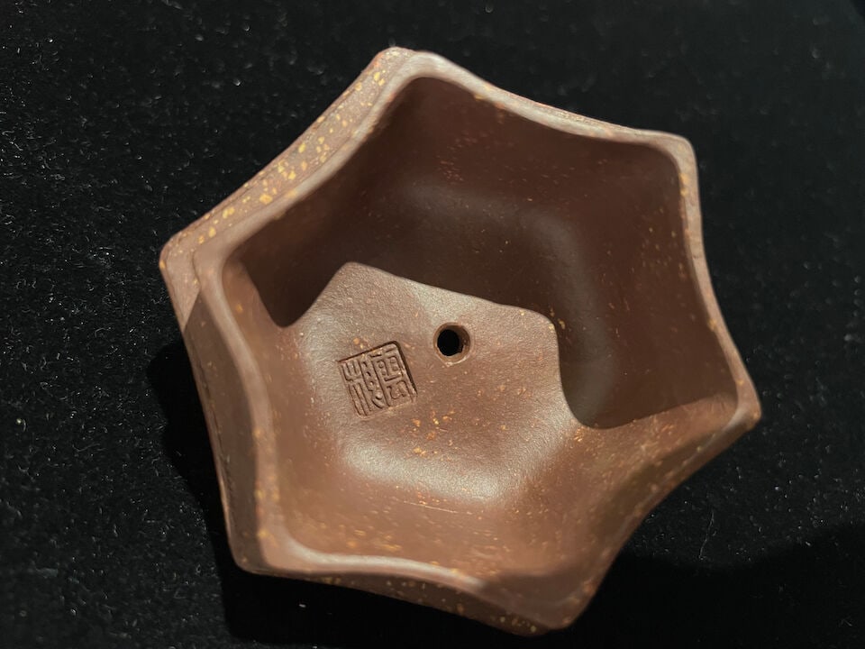 A YIXING HEXAGONAL TEA POT Seal marks of Wu Yunjian (Late Qing), 20th century - 3