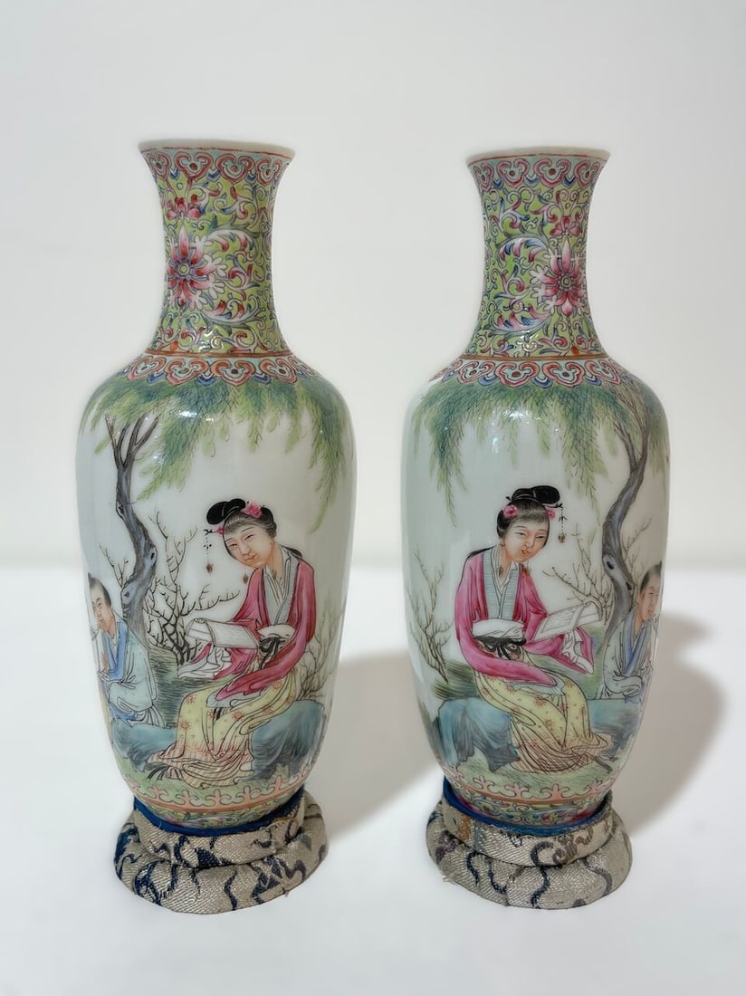 A PAIR OF EGGSHELL FAMILLE ROSE VASES Qianlong four-character blue mark, Republic Period (2) - 15
