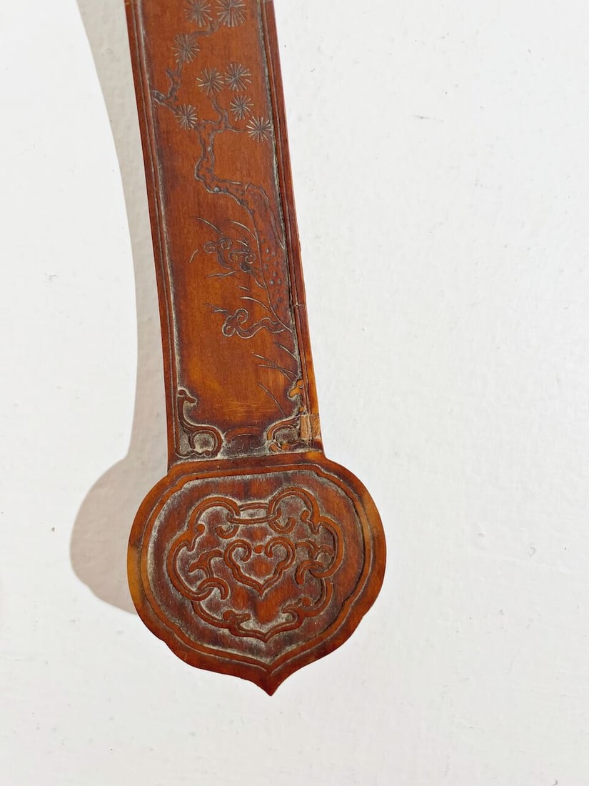 A BAMBOO VENEER 'PEACH' RUYI SCEPTRE Late Qing dynasty - 4