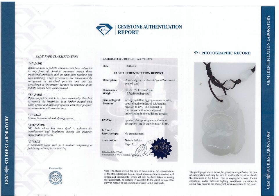 A PALE JADEITE 'PEACH AND BAT' PENDANT 20th century - 2