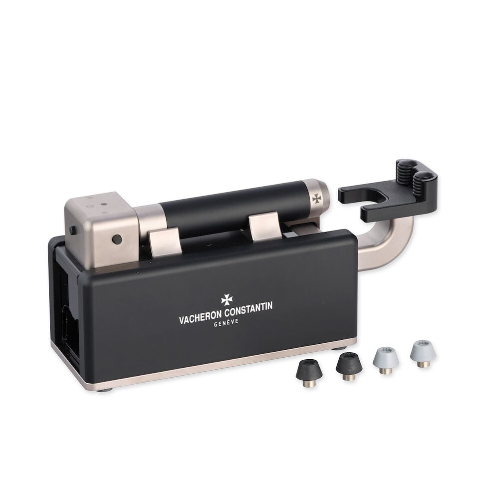 Vacheron Constantin. An electronic watch winder for a manual wind watch Circa 2017: Vacheron Constantin. An electronic watch winder for a manual wind watch Date: Circa 2017 Size: 20cm wide x 7cm deep x 6cm high Weight: Vacheron Constantin box, pen, 4 pen end pieces, charging cable,