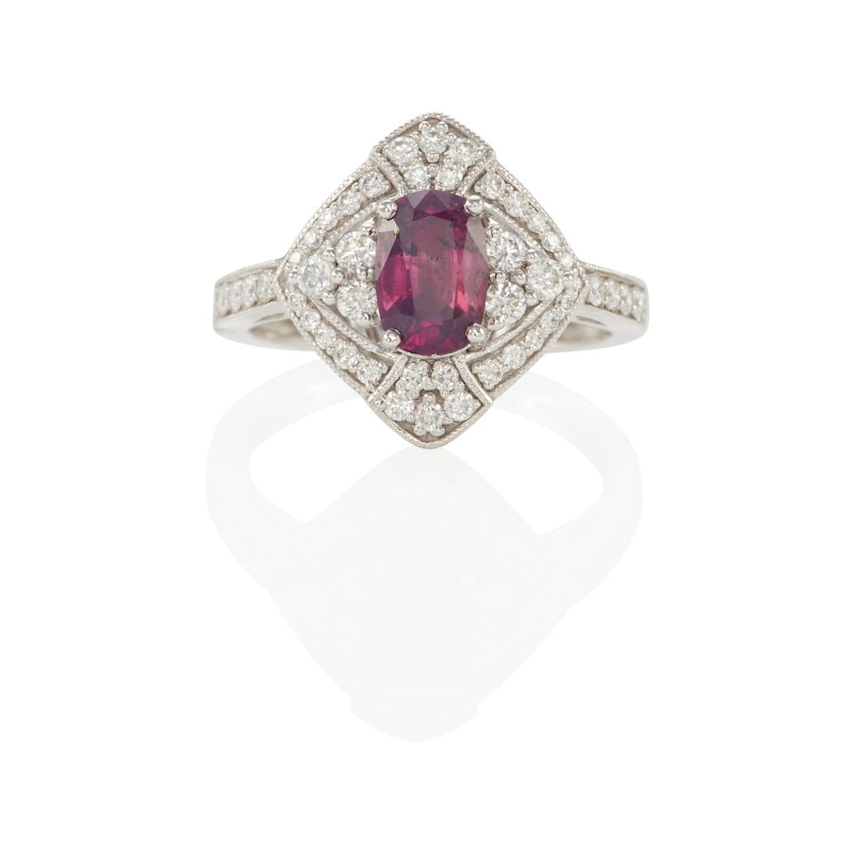 OSCAR FRIEDMAN: PLATINUM, PRUPLISH PINK SAPPHIRE AND DIAMOND RING WITH GIA REPORT (1 of 3)