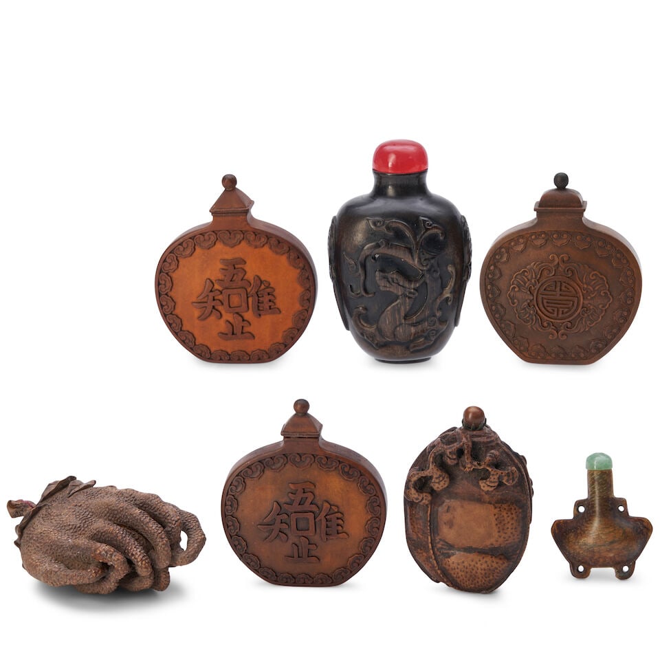 Seven Snuff Bottles of Organic Materials China, 20th century (7) - 2