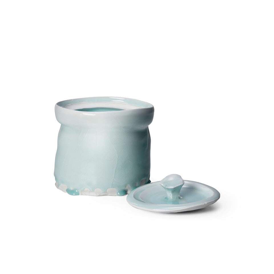 KATŌ TSUBUSA 加藤委 (1962-2025) A Pale Blue Green-Glazed Porcelain Mizusa... - 4