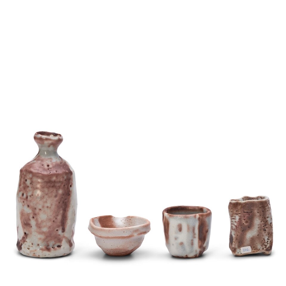 HIGASHIDA SHIGEMASA 東田茂正 (B.1955) A Set of Shino-Style Tokkuri (Sake... - 3