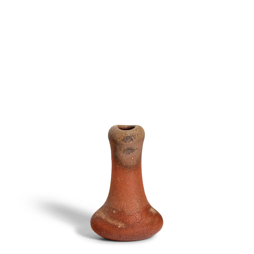 KAKUREZAKI RYŪICHI 隠崎隆一 (B.1950) A Pestle-Shaped Bizen-Ware Bot... (1 of 3)