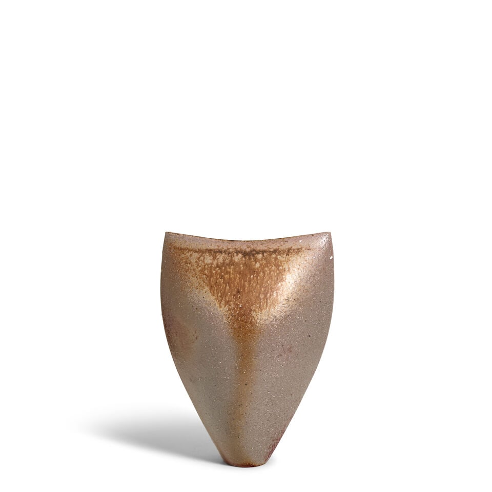 KAKUREZAKI RYŪICHI (B.1950) A Bizen-Ware Sculptural Jar Heisei era (1989-2019), late 20th/e... - 2