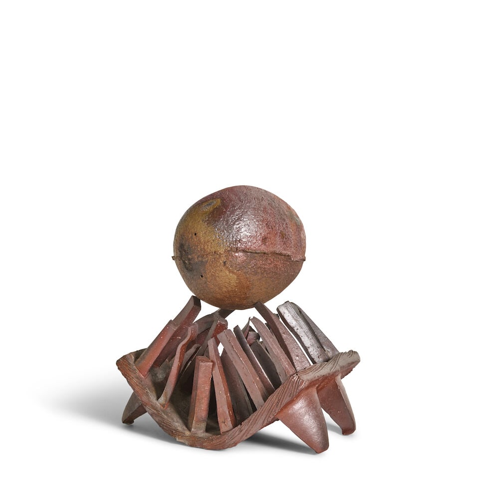 KANESHIGE KŌSUKE 金重晃介 (B.1943) Fuyū (Floating) Heisei era ...: KANESHIGE KŌSUKE 金重晃介 (B.1943) Fuyū (Floating) Heisei era (1989-2019), 20th century A two-piece sculpture made of Bizen clay, the upper piece able to be placed in