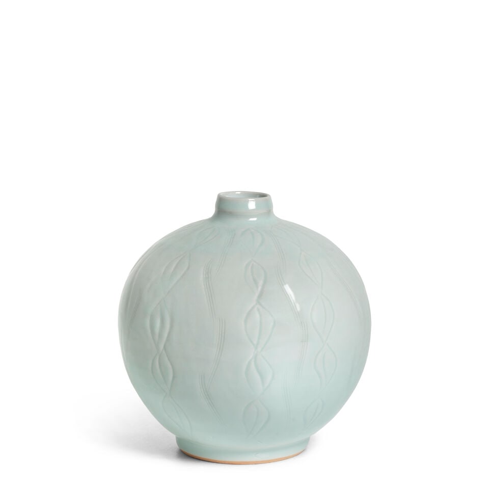 MIURA KOHEIJI 三浦小平二 (1933-2006, LIVING NATIONAL TREASURE, 199...: MIURA KOHEIJI 三浦小平二 (1933-2006, LIVING NATIONAL TREASURE, 1997) An Inchin (Pale Celadon) Jar Heisei era (1989-2019), before 2006 Thickly potted and of globular form