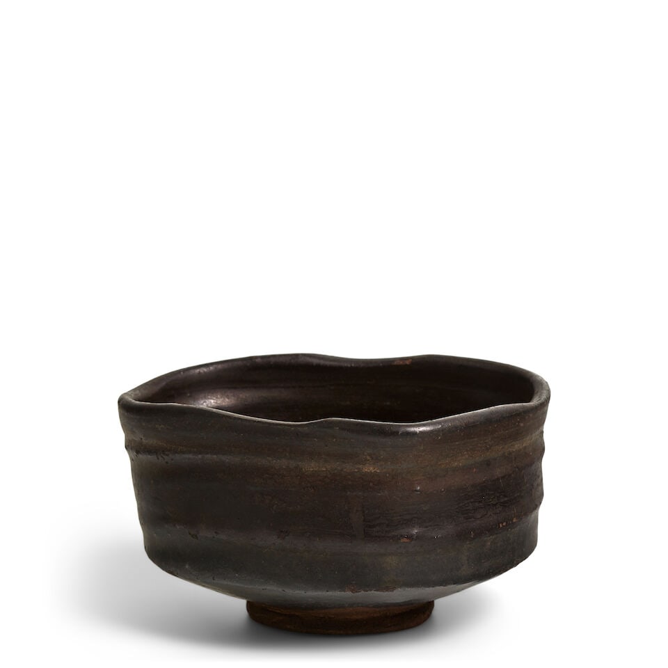 AN ORIBE-GURO CHAWAN (TEA BOWL) Edo period (1615-1868) or Meiji era (1868-1912), 19th century - 3