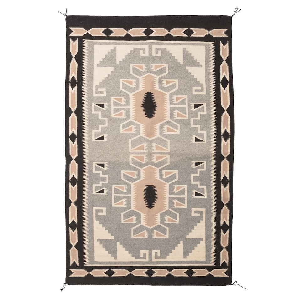 A Diné (Navajo) Two Grey Hills rug - 2