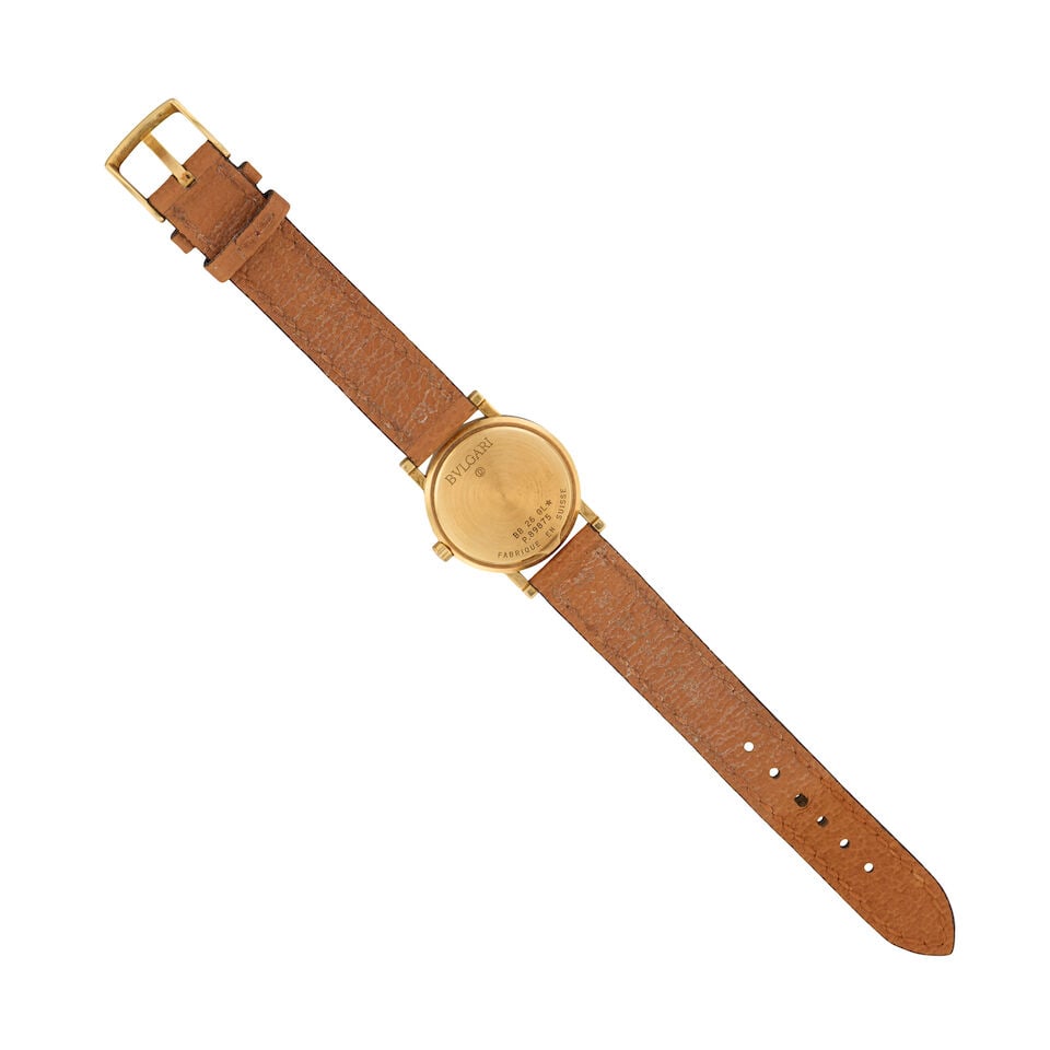 Bulgari. A lady's 18K gold quartz calendar wristwatch Ref: BB 26 GL, Circa 2001 - 3