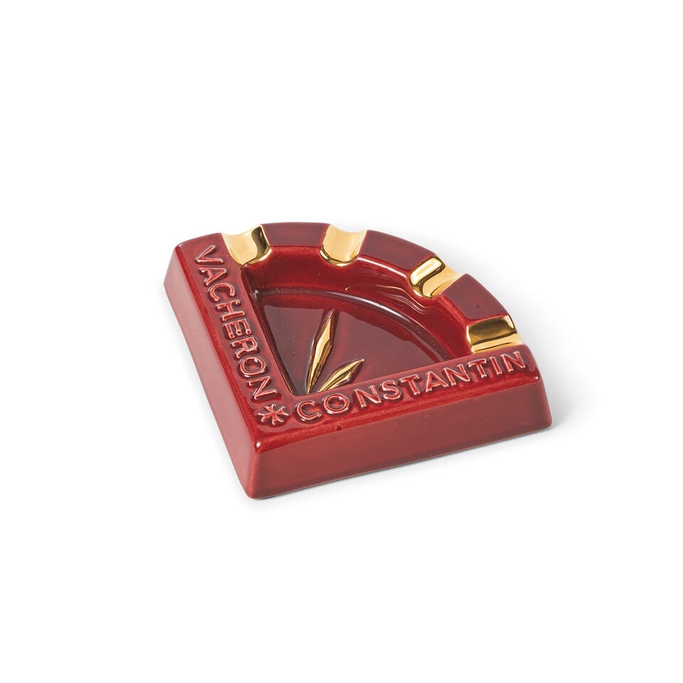 Vacheron & Constantin. Burgundy glazed ceramic ashtray Vacheron & Constantin. Cendrier en cerami...: Vacheron & Constantin. Burgundy glazed ceramic ashtray Vacheron & Constantin. Cendrier en ceramique émaillé bordeaux 16cm x 12cm Good condition This lot is subject to the following lot