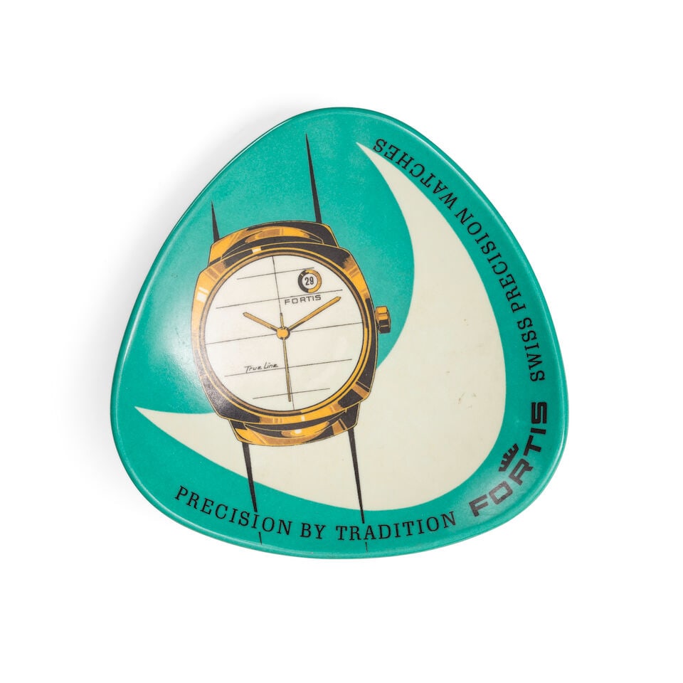 Fortis. Triangular green plastic ashtray Fortis. Cendrier triangulaire vert en plastique: Fortis. Triangular green plastic ashtray Fortis. Cendrier triangulaire vert en plastique 13cm x 13cm Good condition This lot is subject to the following lot symbols: Ω Ω VAT on imported