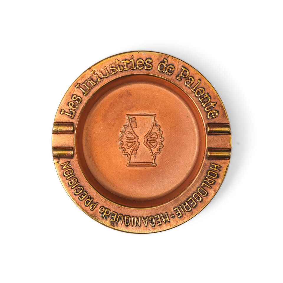 Les industries de Palente. Small round copper ashtray Les industries de Palente. Petit cendrie...: Les industries de Palente. Small round copper ashtray Les industries de Palente. Petit cendrier rond en cuivre 7.5cm diameter Good condition This lot is subject to the following lot symbols: