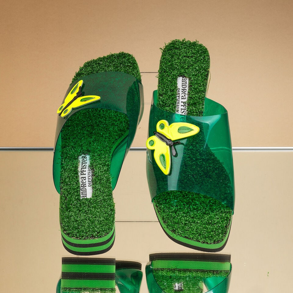 Andrea Pfister Diffusion, circa 1985. Paire de nu-pieds Gazon et papillons.Br>Andrea Pfister Dif... (1 of 1)