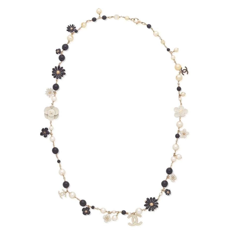 Chanel: Black and White Camellia and Daisy Necklace Spring 2012 (1 of 2)