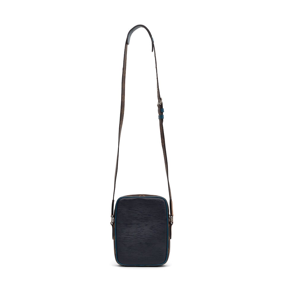 Louis Vuitton: an Epi Leather Slim Danube Shoulder Bag 2018 (includes box) - 3