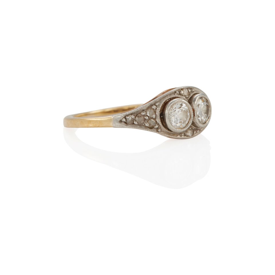 ANTIQUE PLATINUM TOPPED GOLD AND DIAMOND RING - 2