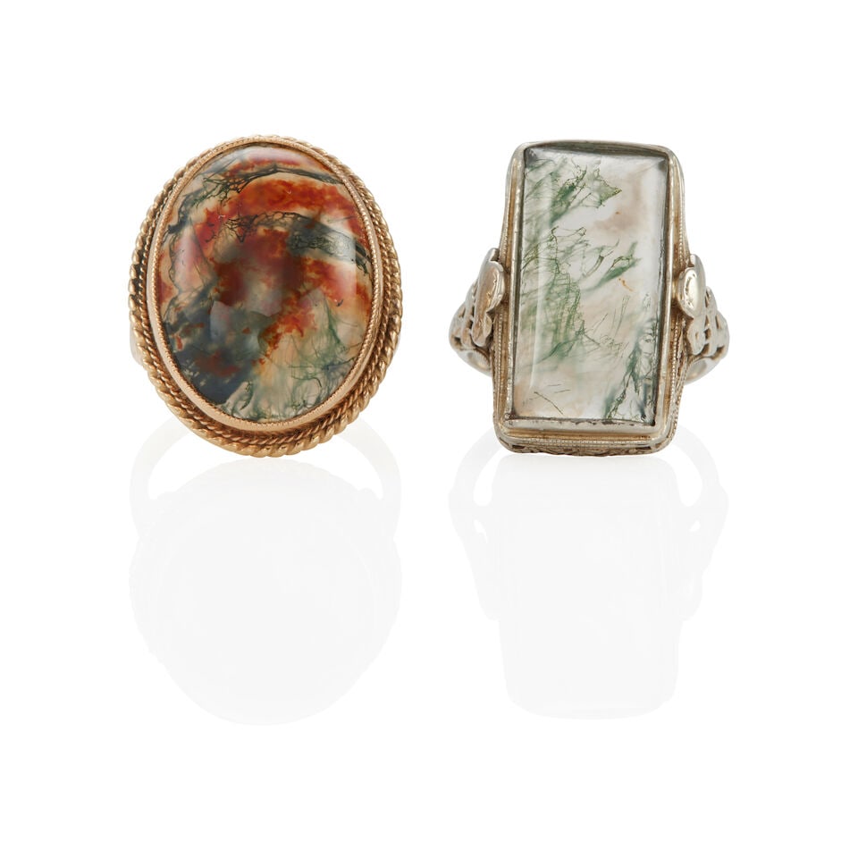 VINTAGE AND ANTIQUE GOLD AND AGATE RINGS: VINTAGE AND ANTIQUE GOLD AND AGATE RINGS • One vintage ring of 12k yellow gold with 1 oval moss agate cabochon measuring approximately 19.86 x 14.84 x 5.24 mm, size 6 • One antique ring of