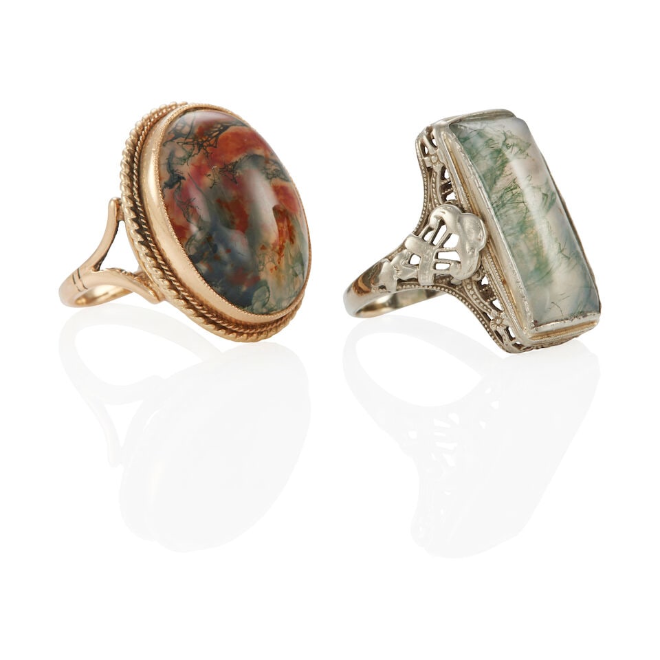 VINTAGE AND ANTIQUE GOLD AND AGATE RINGS - 2