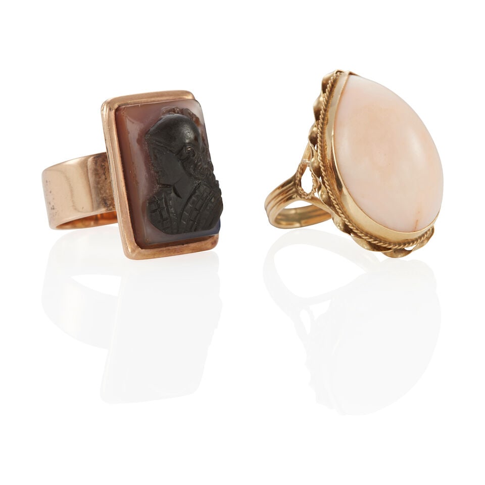 TWO VINTAGE GOLD, CORAL, AND SARDONYX RINGS - 2