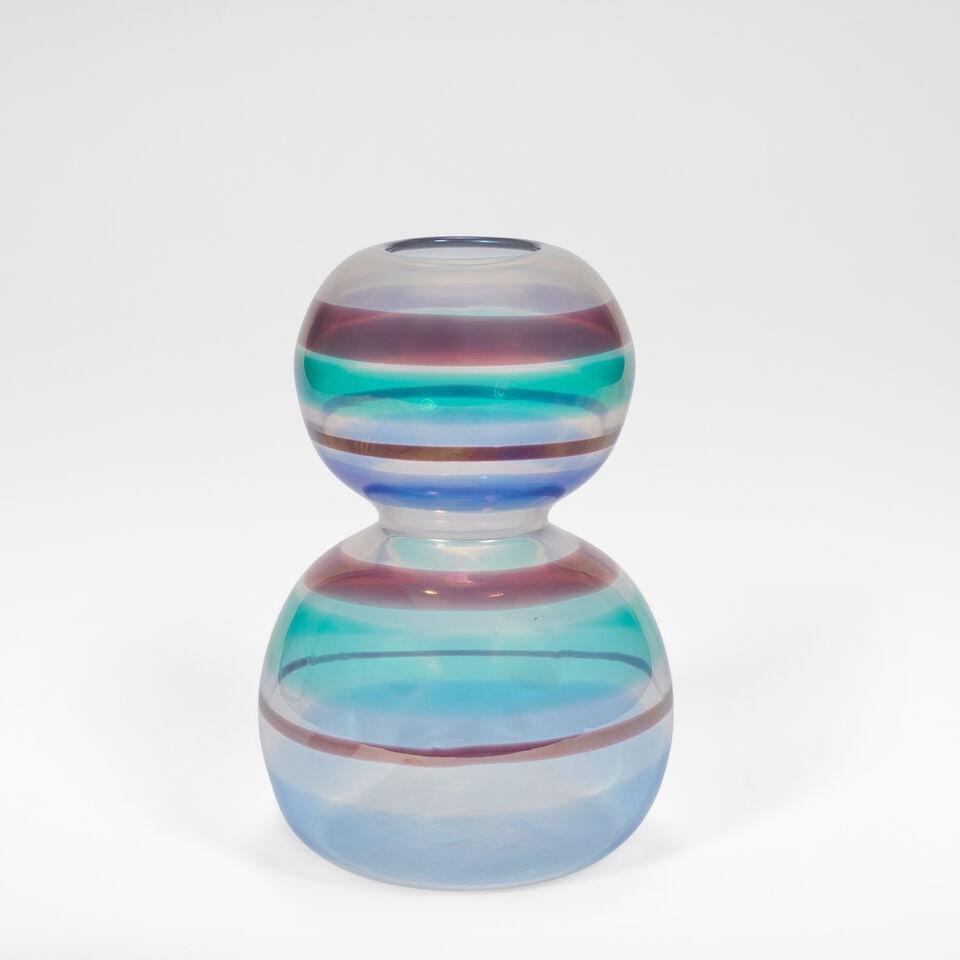 Carlo Scarpa Rare vase, model no 4562, circa 1942: Carlo Scarpa Rare vase, model no 4562, circa 1942 A fili and a fasce glass, of double gourd form. 21.1 cm high, 13.7 cm diameter Produced by Venini & C., Murano, Italy. Underside acid-etched venini/mu