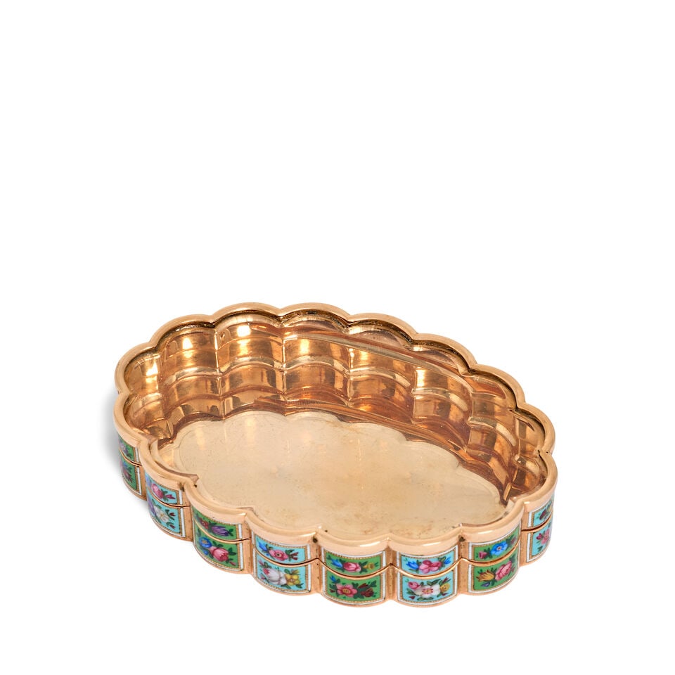 A 19th century Swiss gold and enamel 'Turkish Market' snuff box apparently unmarked: A 19th century Swiss gold and enamel 'Turkish Market' snuff box apparently unmarked Ovoid with scalloped edge, the lid now set with bevelled glass, the flutes of the sides in alternating polychrome an