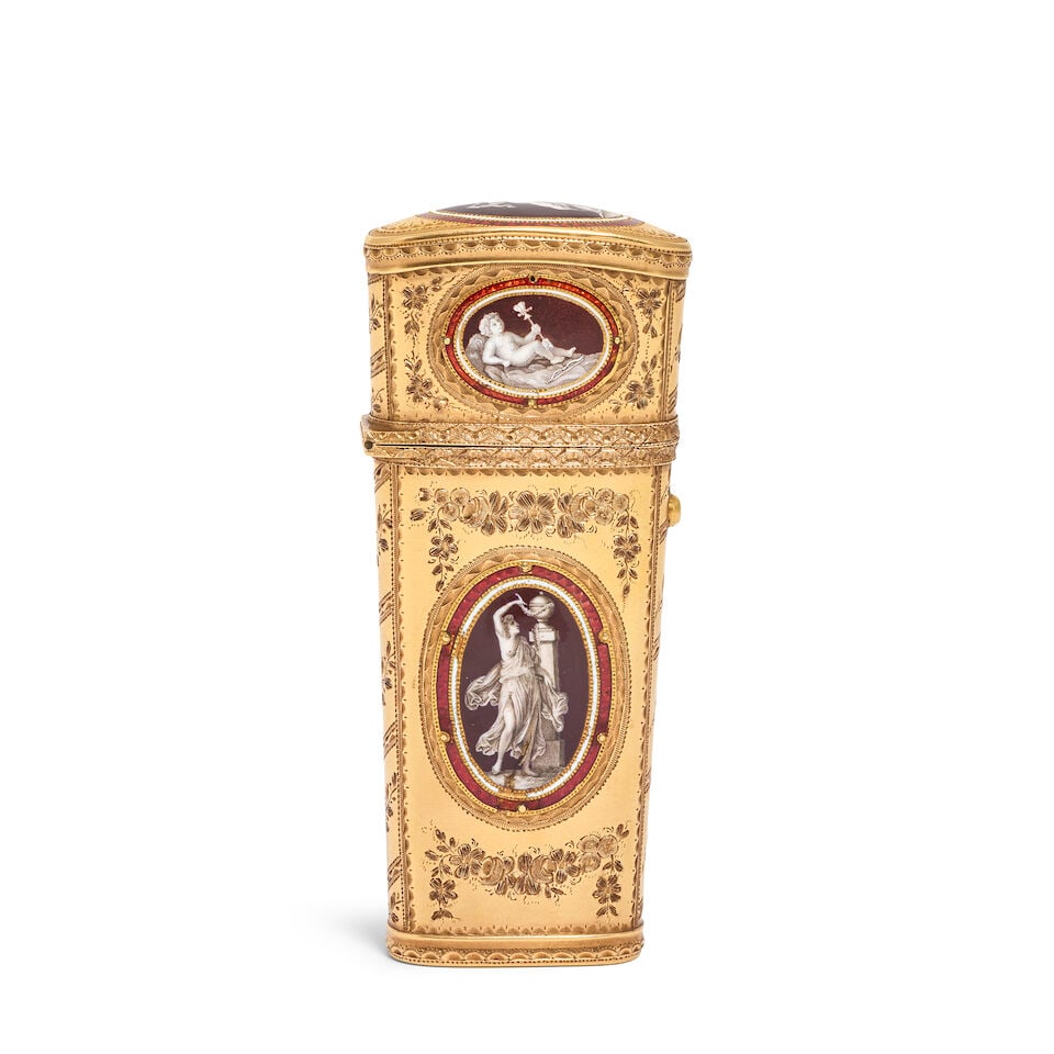 A George III gold and enamel etui apparently unmarked, possibly by James Morisset (1 of 3)