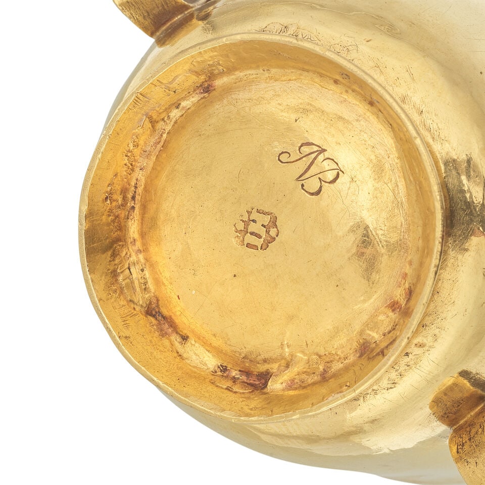 A rare Charles II gold miniature porringer with only maker's mark IH with a pellet below and abo... - 2